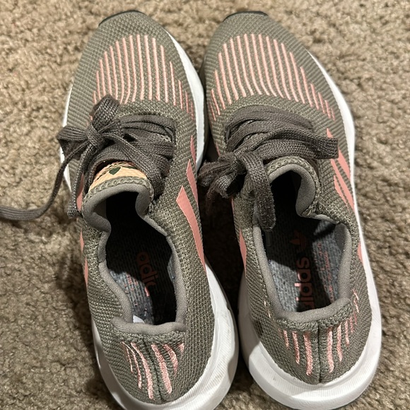 Adidas - Picture 5 of 5